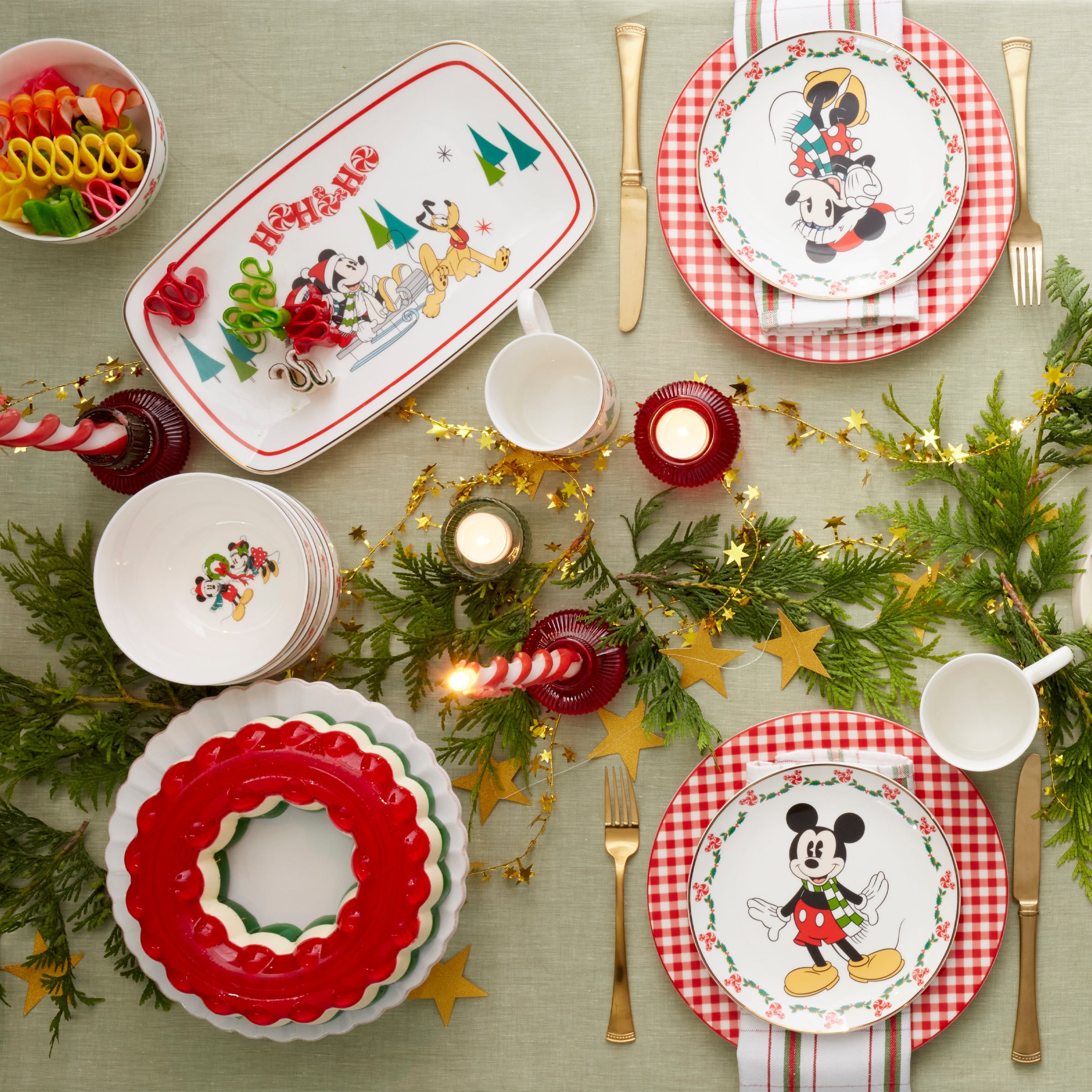 Disney Holiday 12-Piece Dessert Set - Image 7
