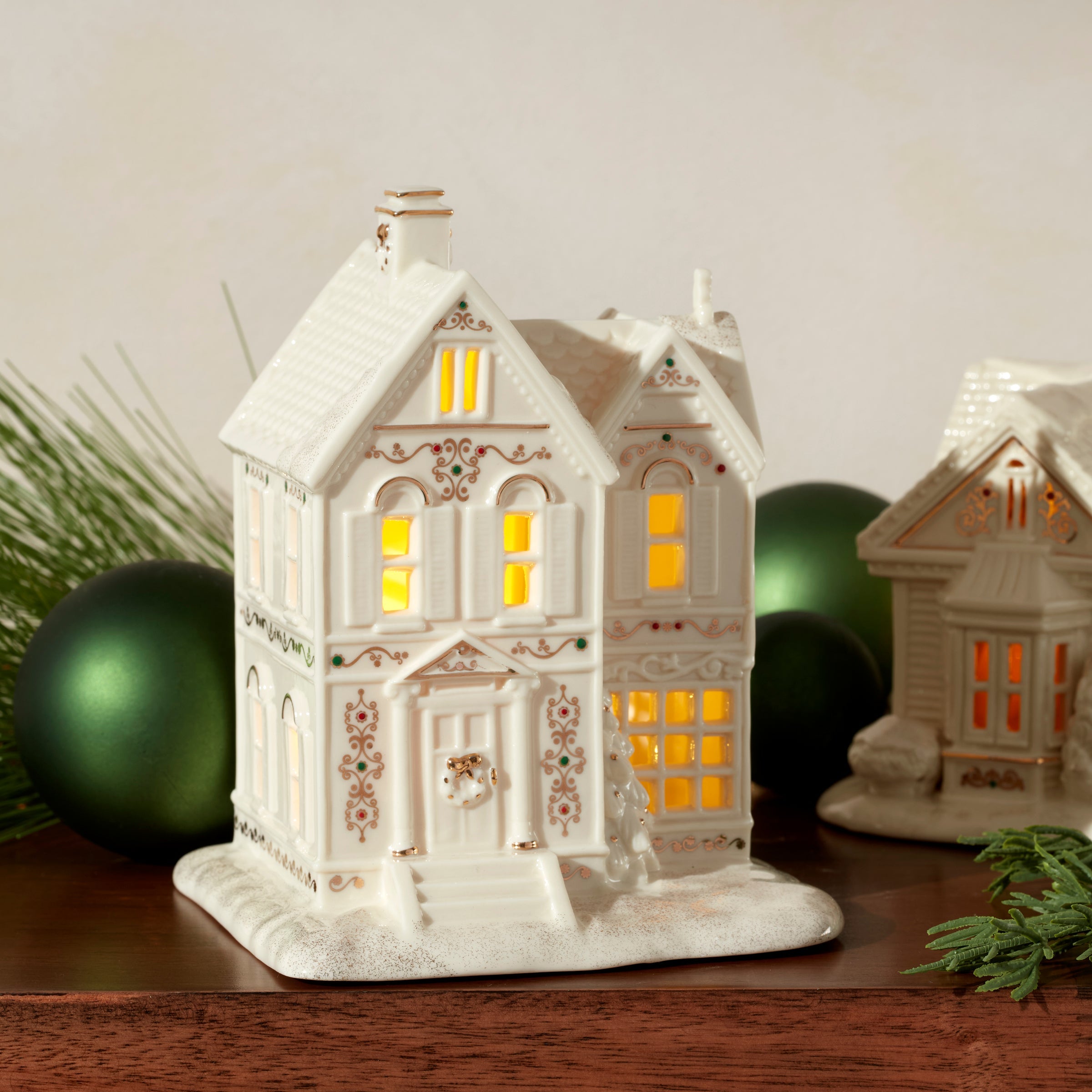 Mistletoe Park Victorian House Lit Figurine - Image 5
