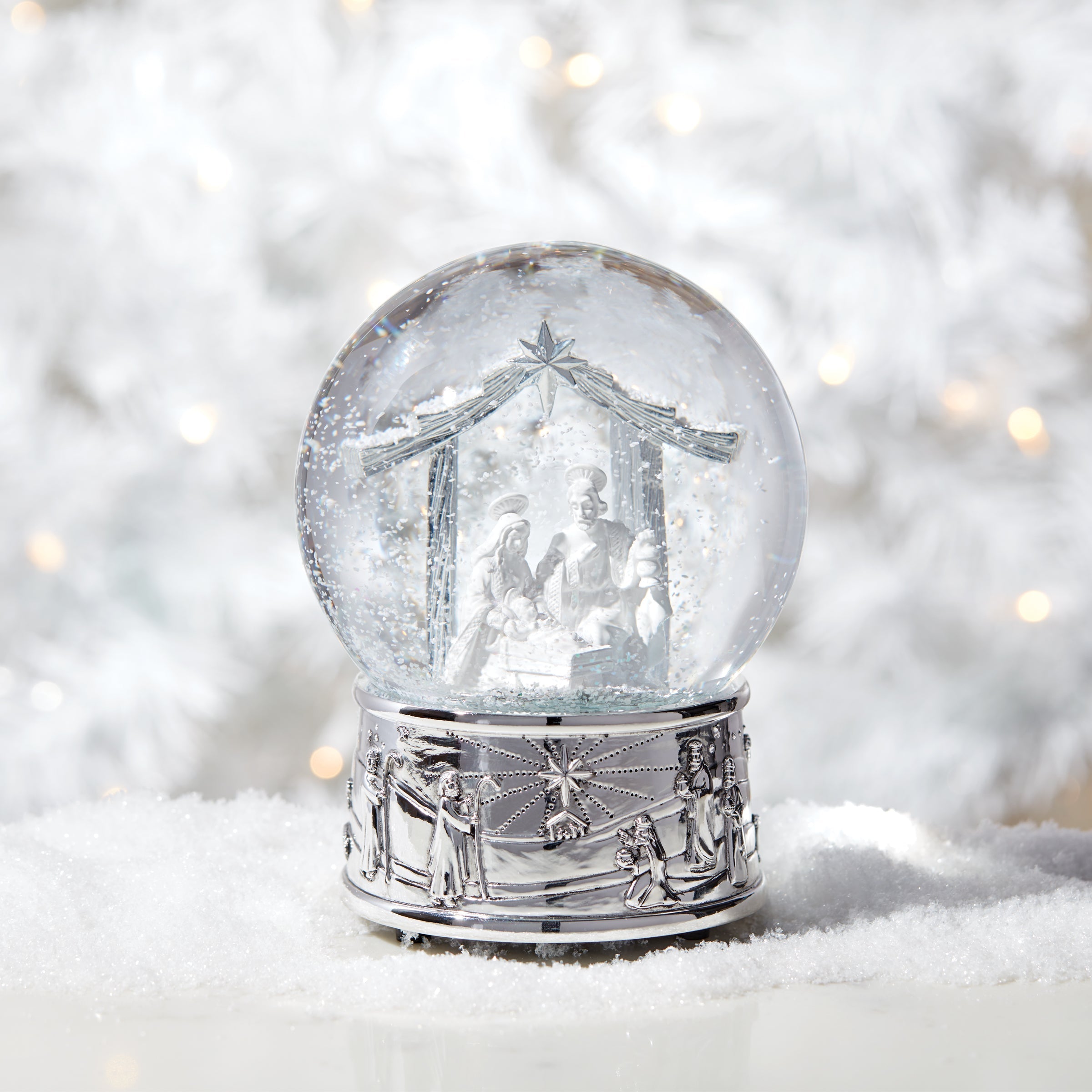 Nativity Musical Snow Globe - Image 2