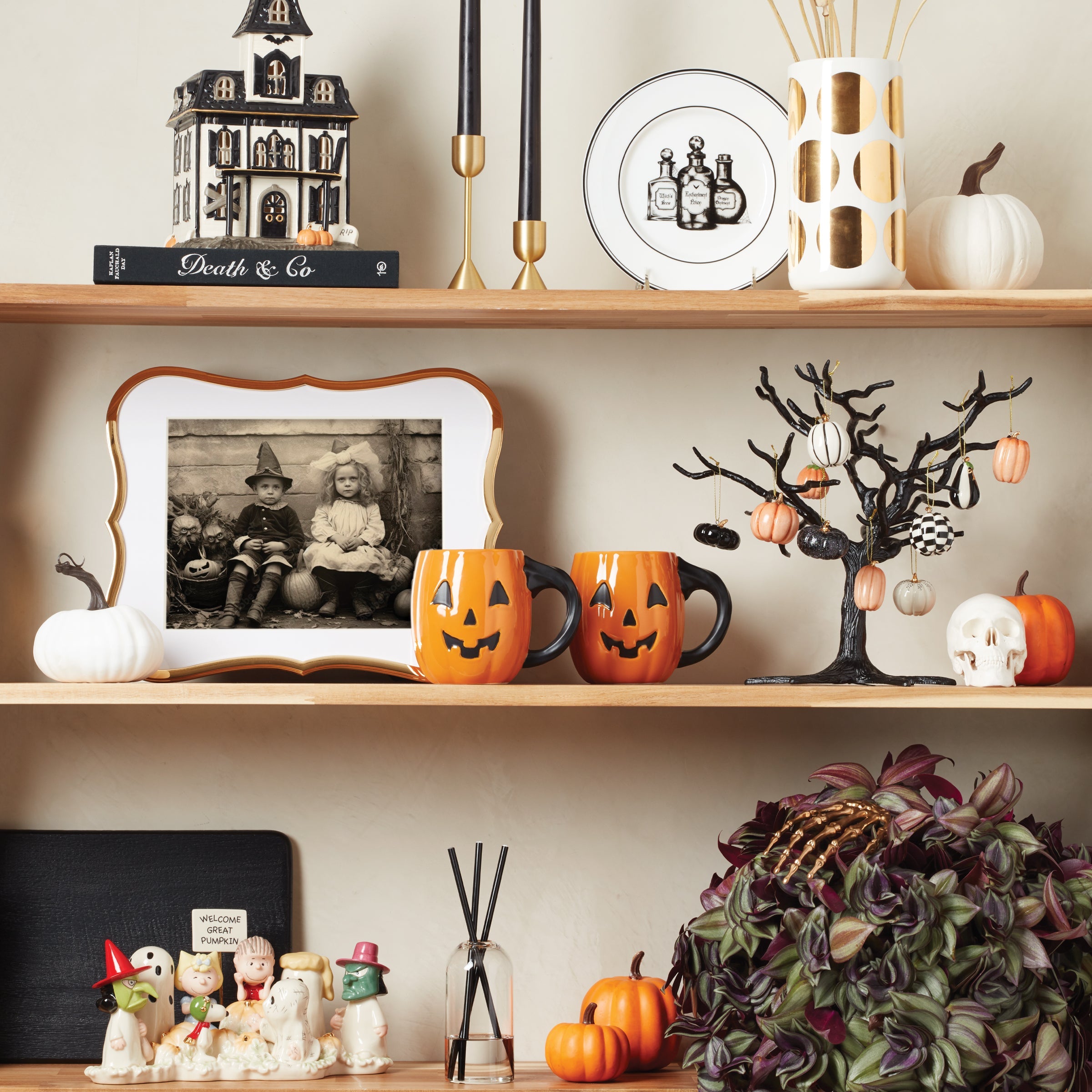 Welcome Great Pumpkin Figurine - Image 2