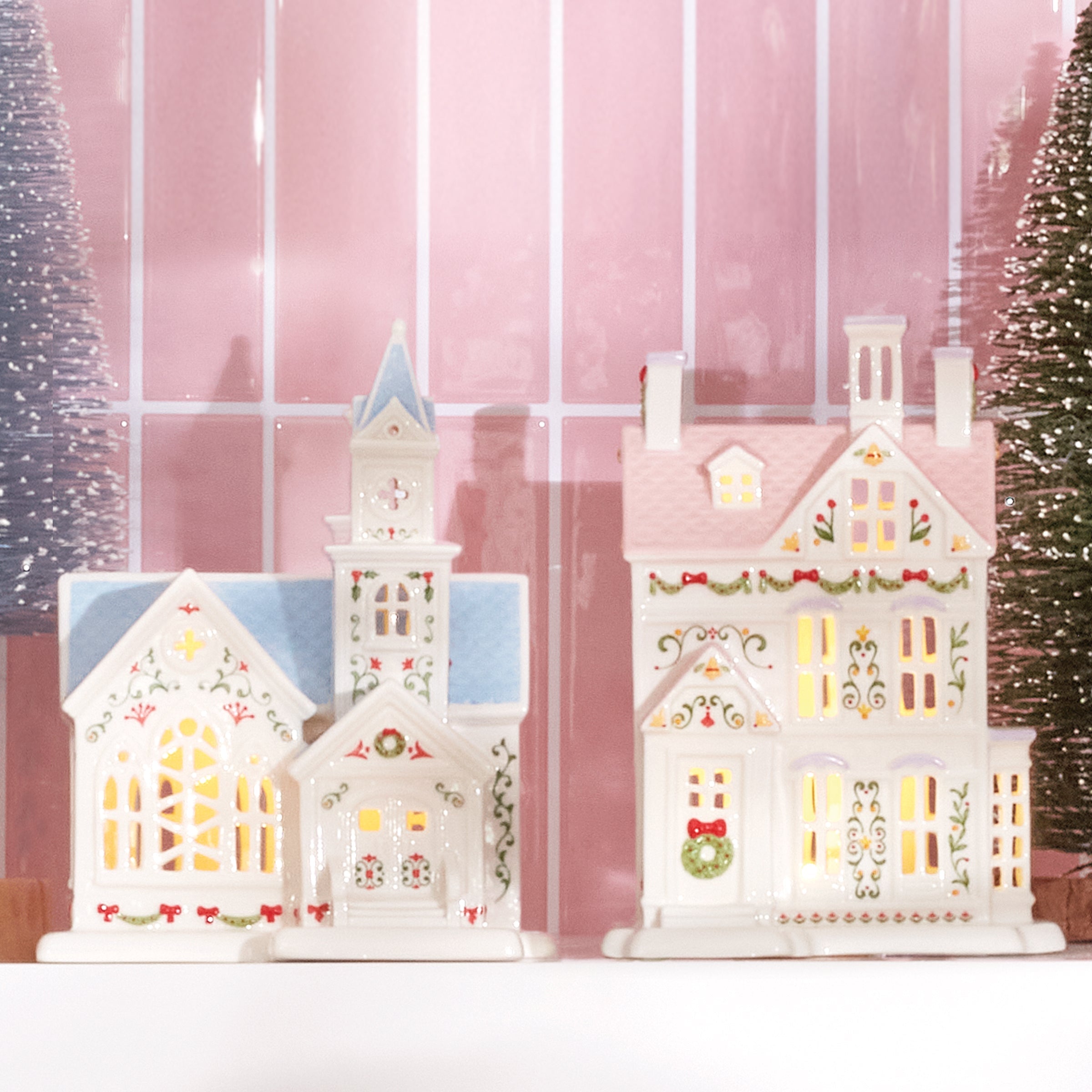 Lenox Holiday Village Lit Christmas House Figurine - Image 8