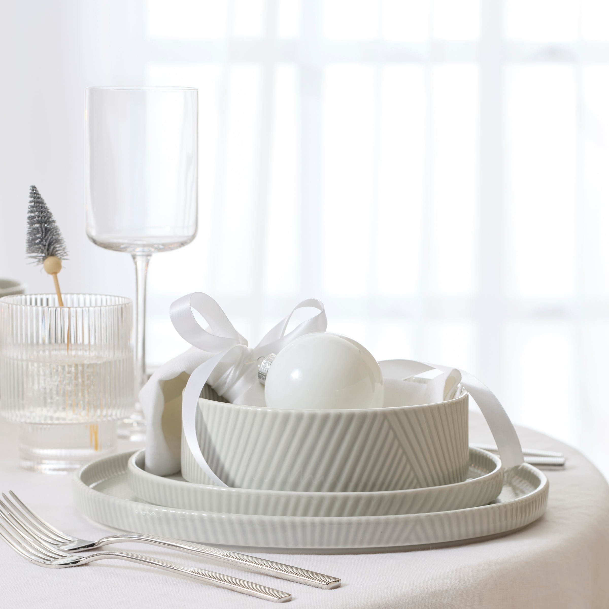 Modulus Vapor 16-Piece Dinnerware Set - Image 5