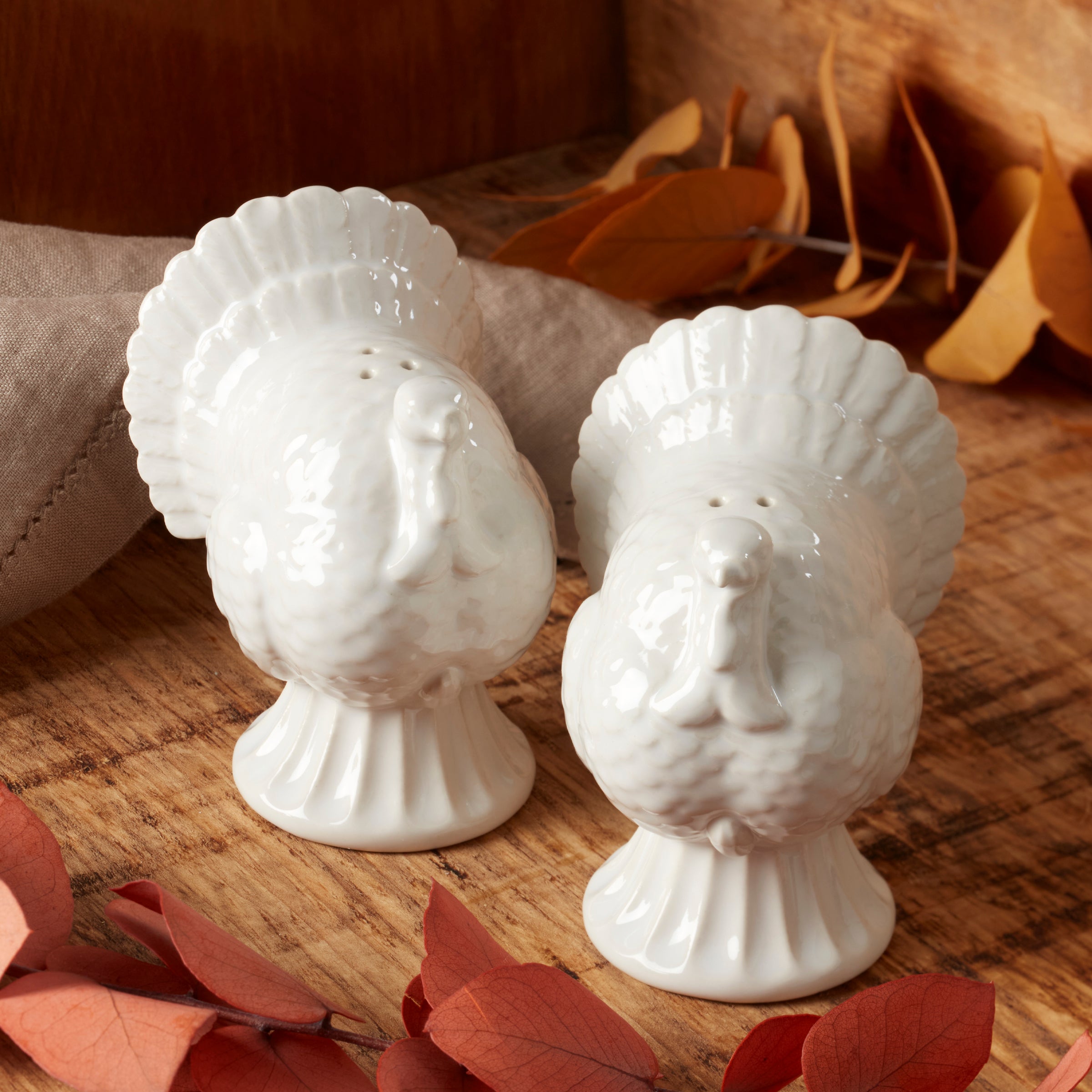 French Perle White Carved Turkey Salt & Pepper Set - Image 3