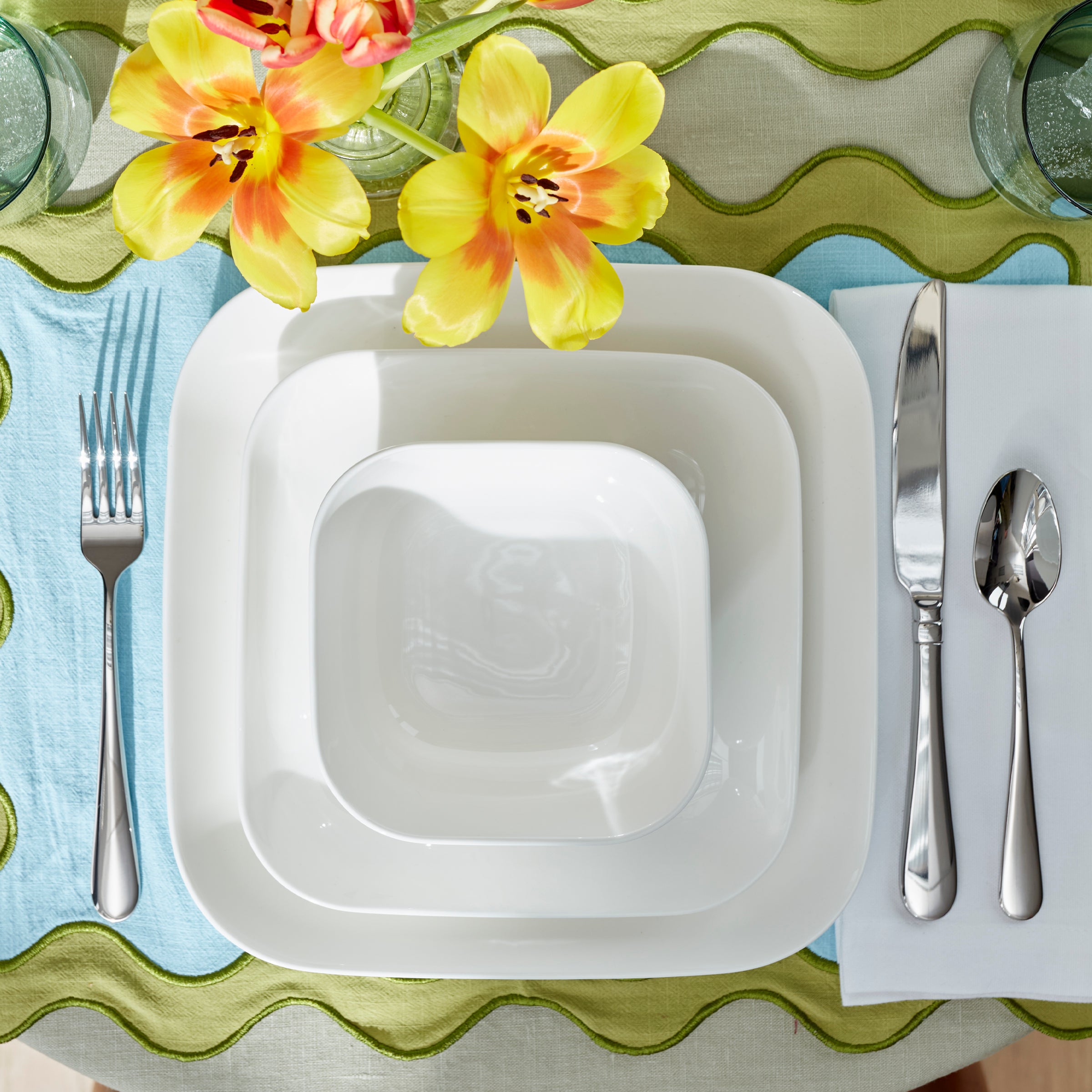 Studio 1414 Square 16-Piece Dinnerware Set - Image 5