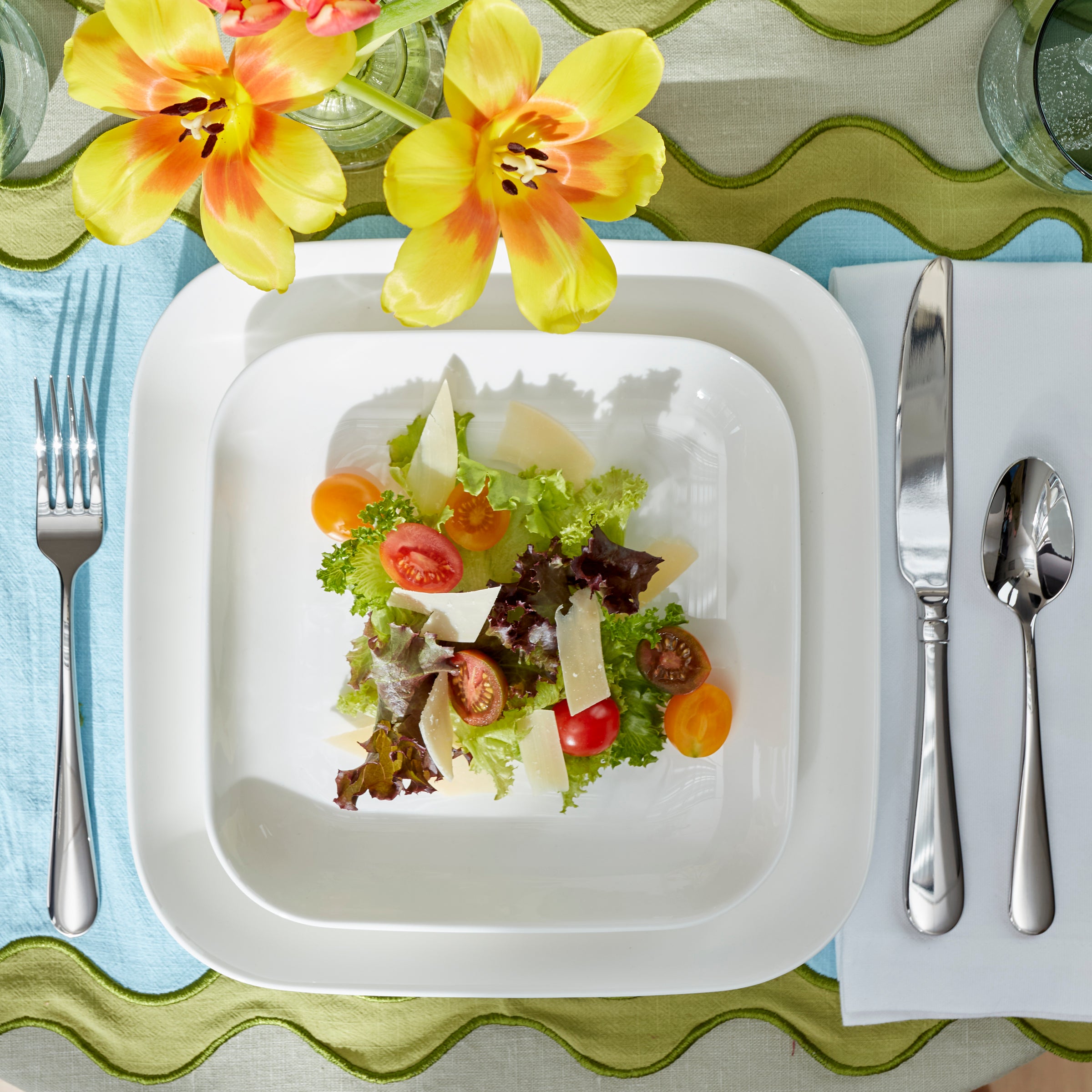 Studio 1414 Square 16-Piece Dinnerware Set - Image 6
