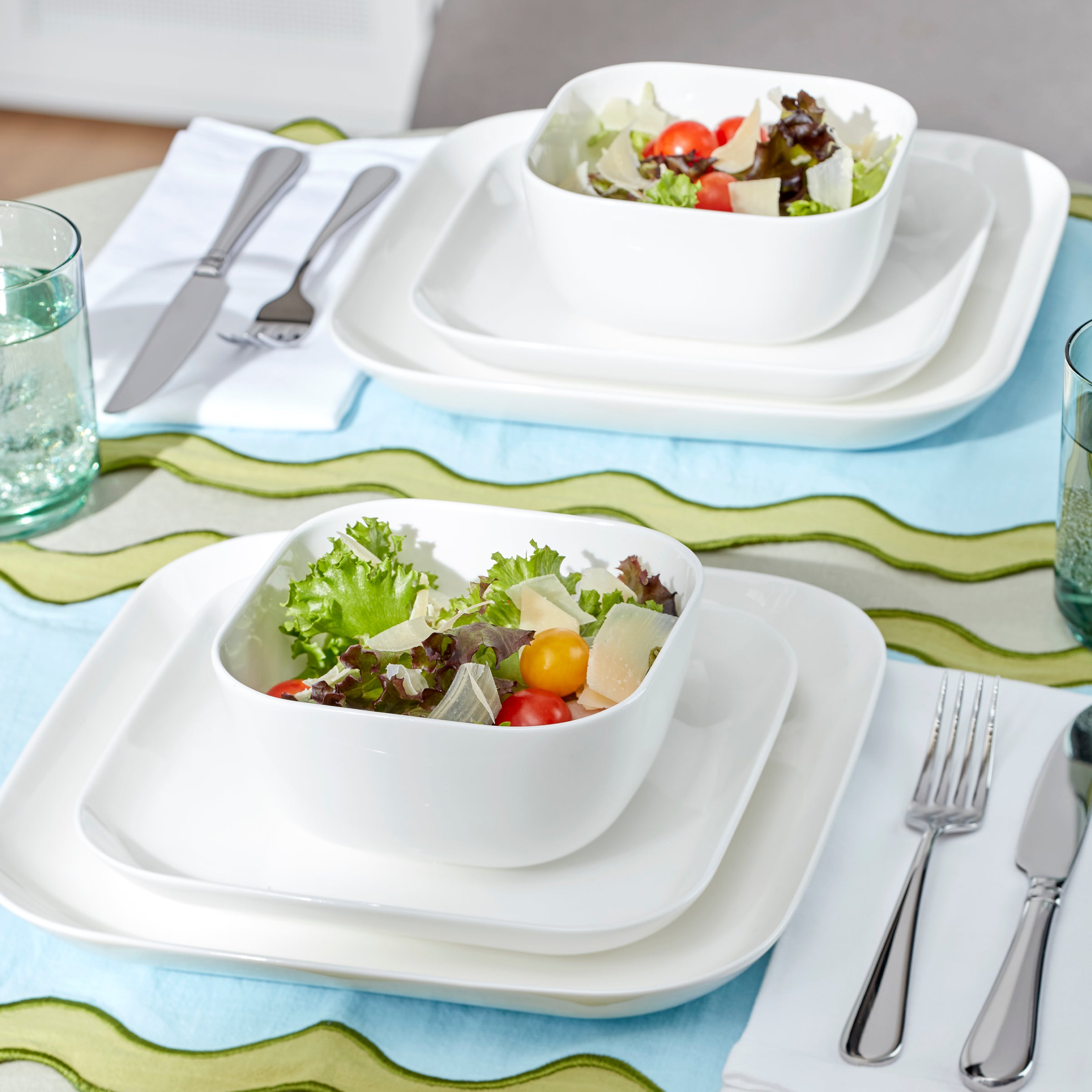 Studio 1414 Square 16-Piece Dinnerware Set - Image 3
