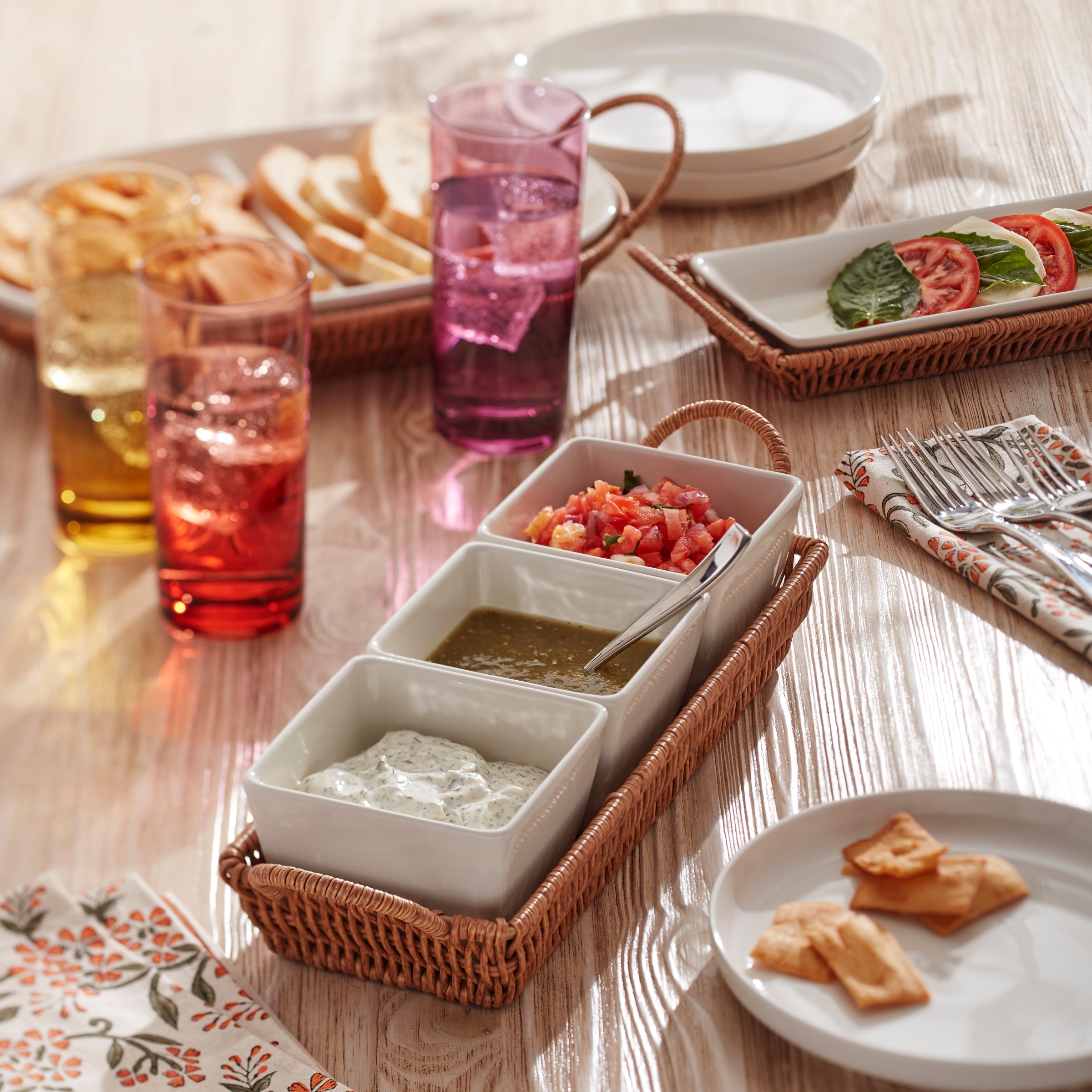 Willow & White, 4-Piece Serving Set - Image 7