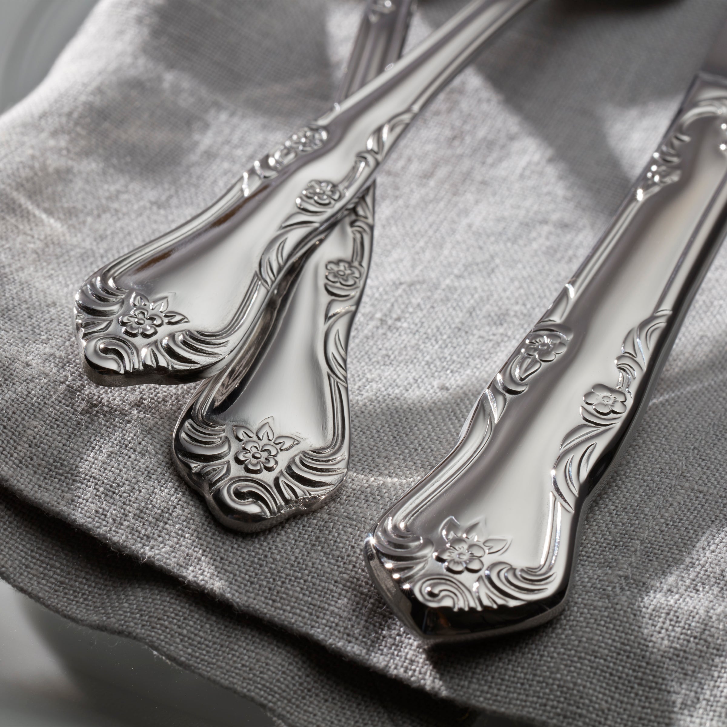 Azalea 20-Piece Flatware Set - Image 4